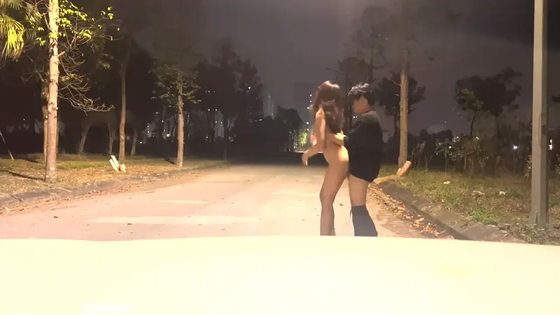 Hành trình lôi kéo ghệ dâm chơi public phần 2