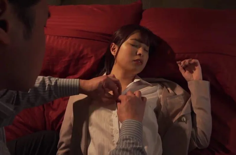 đưa cô học trò cũ vào khách sạn sau lần gặp mặt uống say