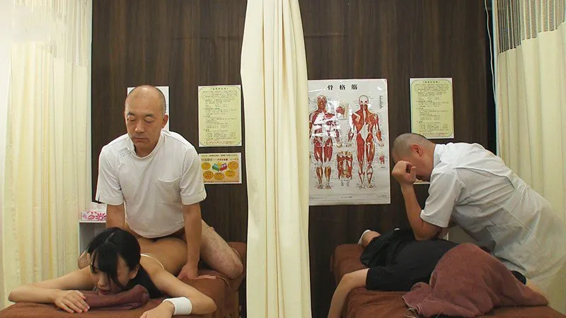 Dẫn tình nhân đi mát-xa rồi bị quan hệ cạnh bên mà không hề hay biết