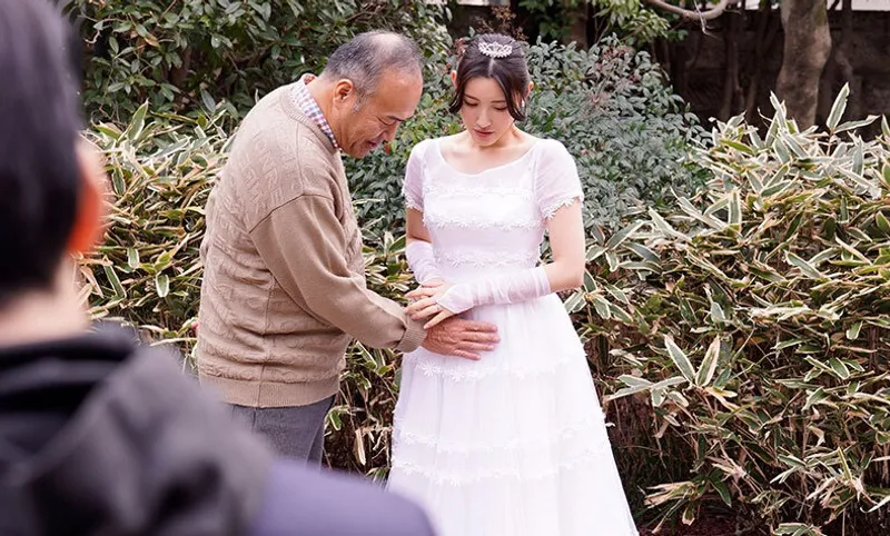 Chồng yêu quá yếu, vợ dù yêu nhưng vẫn thường địt với bố ông chồng đến có thai